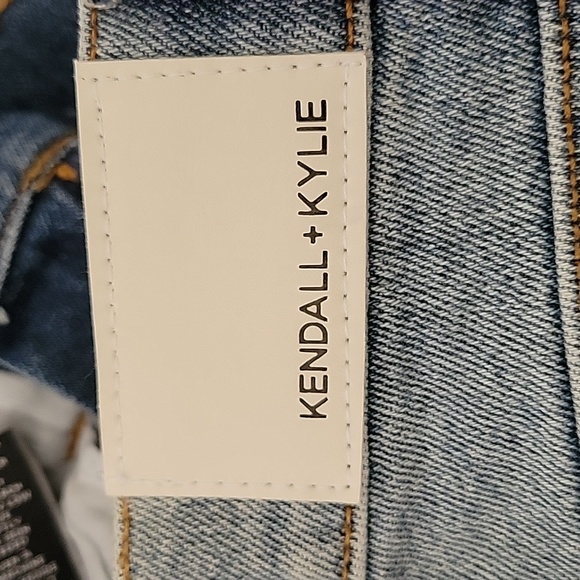 Kendall and Kylie Icon Short 5/27 Distressed Blue Denim Cut off Shorts - Picture 7 of 12